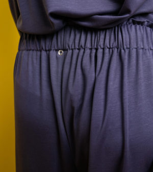 Bequeme und sehr weiche Damen-Hose mit elastischem Bund.