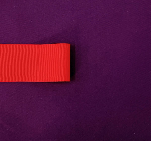Farbmuster für Reißverschluss-Tasche in lila-rot von Stitch by Stitch